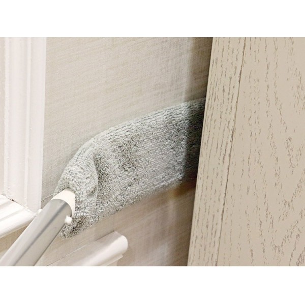 Vassoura telescópica com cabeça flexível